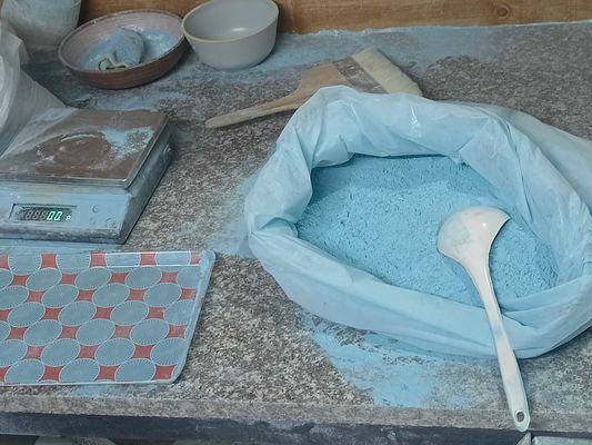 990,8% Blauw melamine-gietpoeder voor melamine-tafelgerei