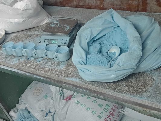 Hoog zuiverheidsmelaminevormpoeder 99,8% aangepaste kleur voor de productie van tafelgerei