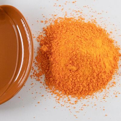 Un Nummer 3077 Melaminekorrels met een asgehalte van 0,03 procent en een vormdruk van 80 tot 140 MPa, ontworpen voor industrieel gebruik