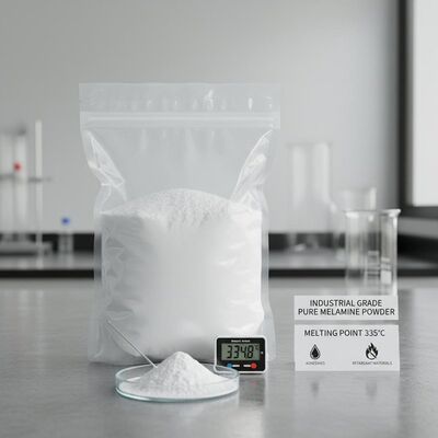 Industriële kwaliteit puur melamienpoeder met smeltpunt 335°C Perfect voor kleefstoffen en vlamvertragende materialen